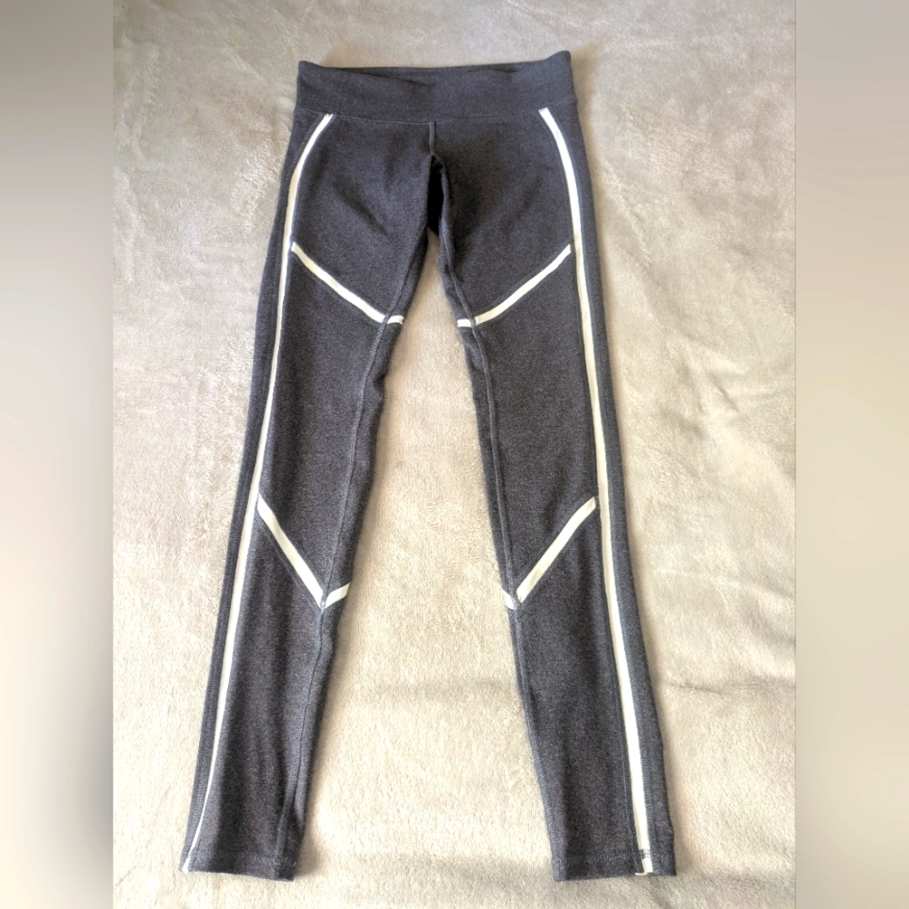 ALO YOGA Gray Leggings White Accent Size Small